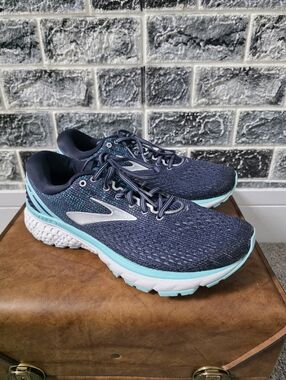 Brooks Ghost 11 Women's Blue Running Shoes Size 10